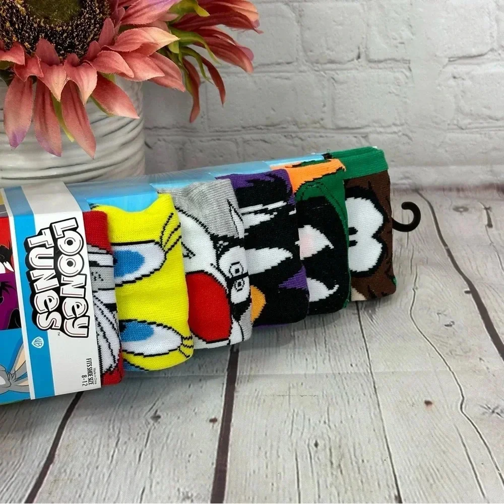 looney tunes casual crew socks bugs bunny daffy duck tweety bird marvin